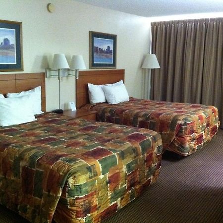 Vacation Inn Phoenix Bagian luar foto