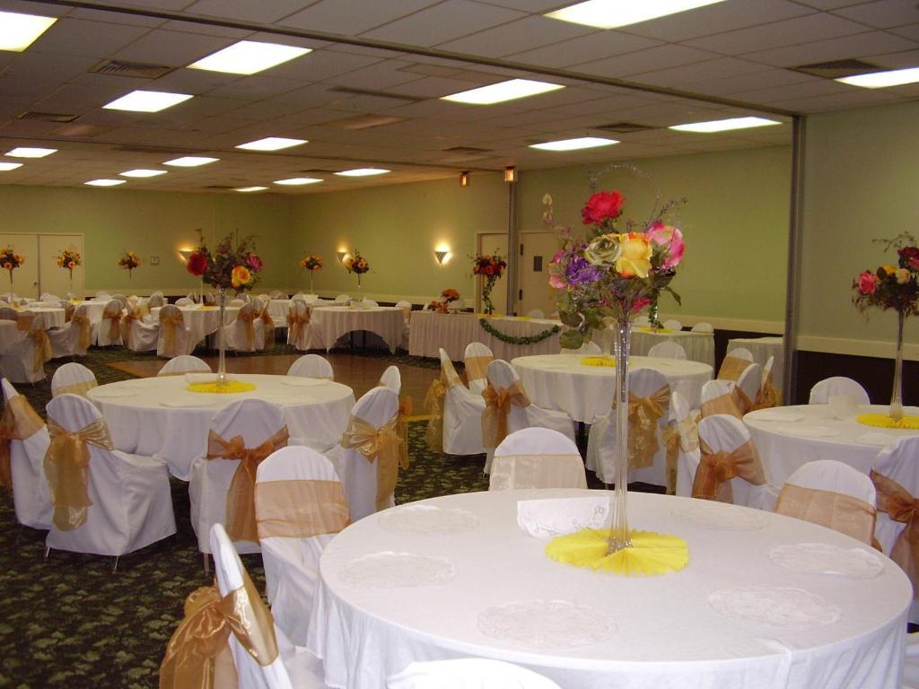 Vacation Inn Phoenix Bagian luar foto