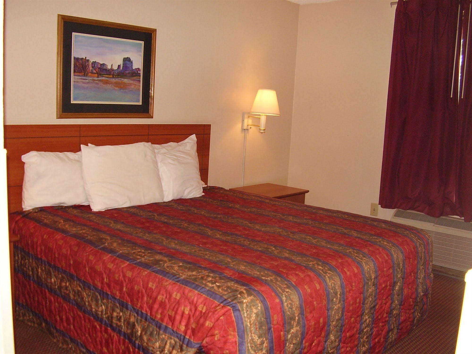 Vacation Inn Phoenix Bagian luar foto